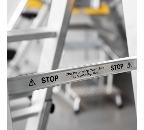 Autocollant dernière marche / échelon accessible | © MUNK GmbH